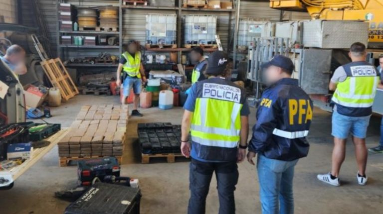 Un torno usado para España, la última jugada de una banda que perdió 2600 kilos de cocaína en un año